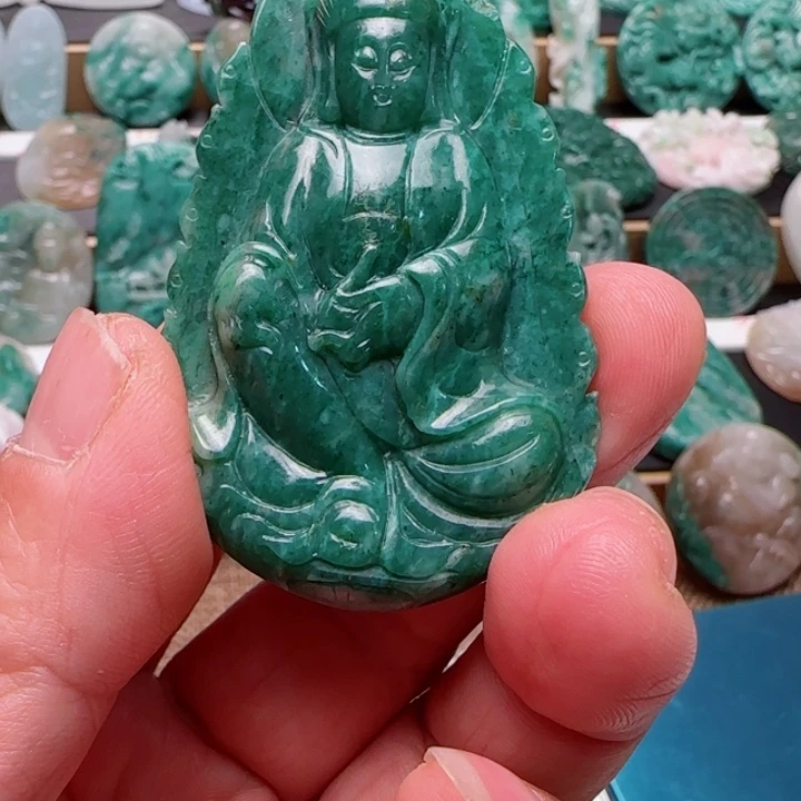 用***6独山玉未镶嵌颈饰