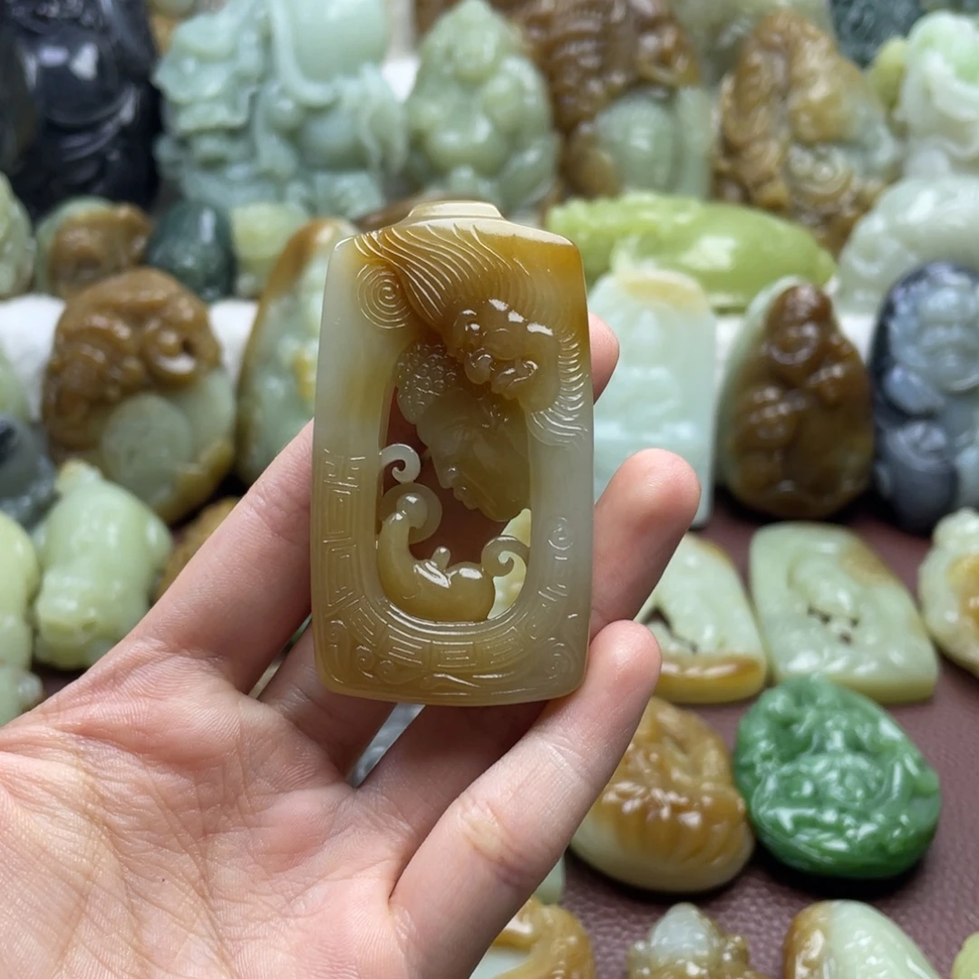颈饰未镶嵌和田玉