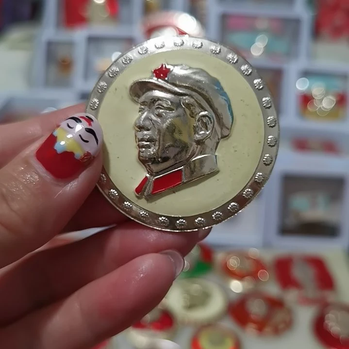 琉璃手工艺品像章