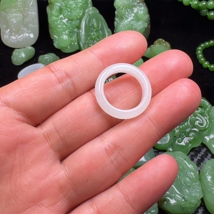 和田玉未镶嵌耳饰