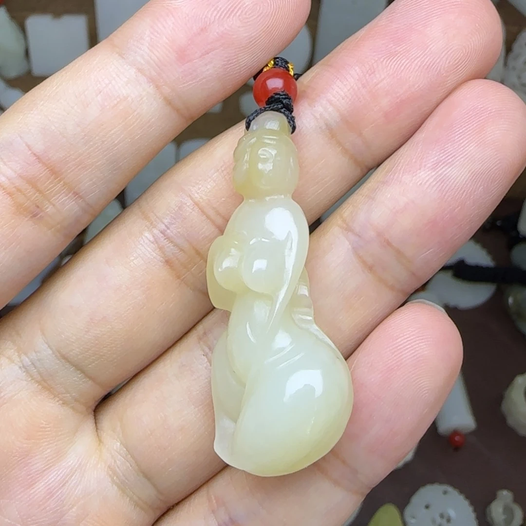 和田玉未镶嵌挂件玉贵人