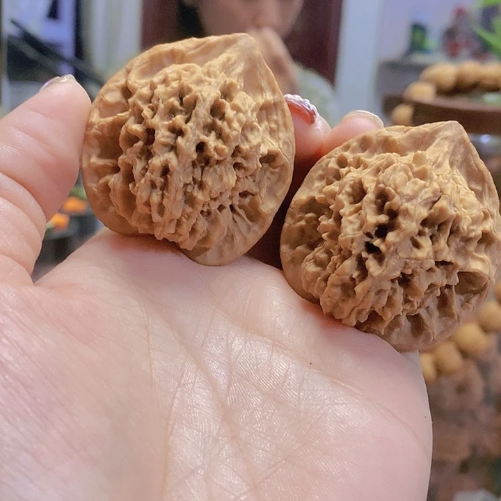 【闪购商品】文玩核桃把件43红皮乾隆纹