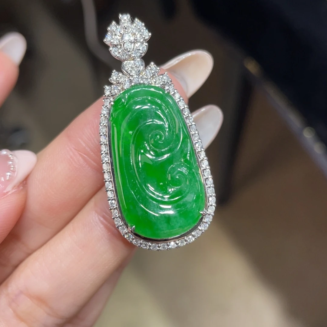 翡翠颈饰18K金镶嵌天然缅甸翡翠a货