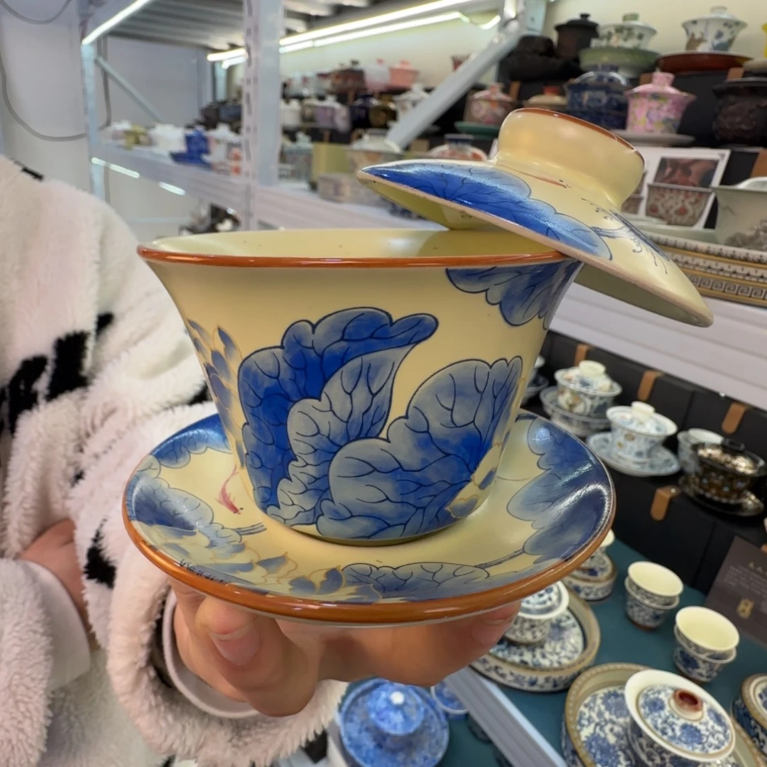 这些盖碗很漂亮我很喜欢！！