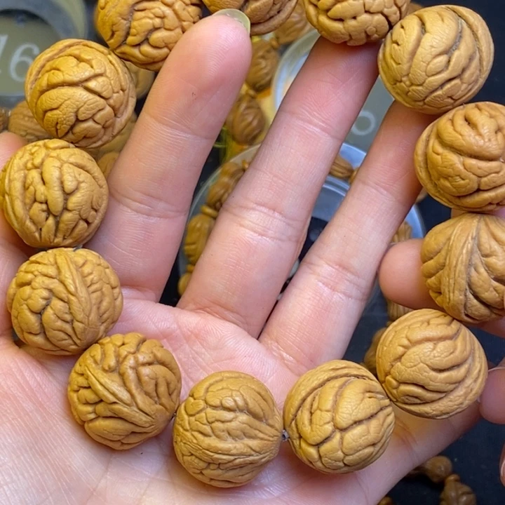 桃核吊坠秦岭龙纹桃核22尺寸