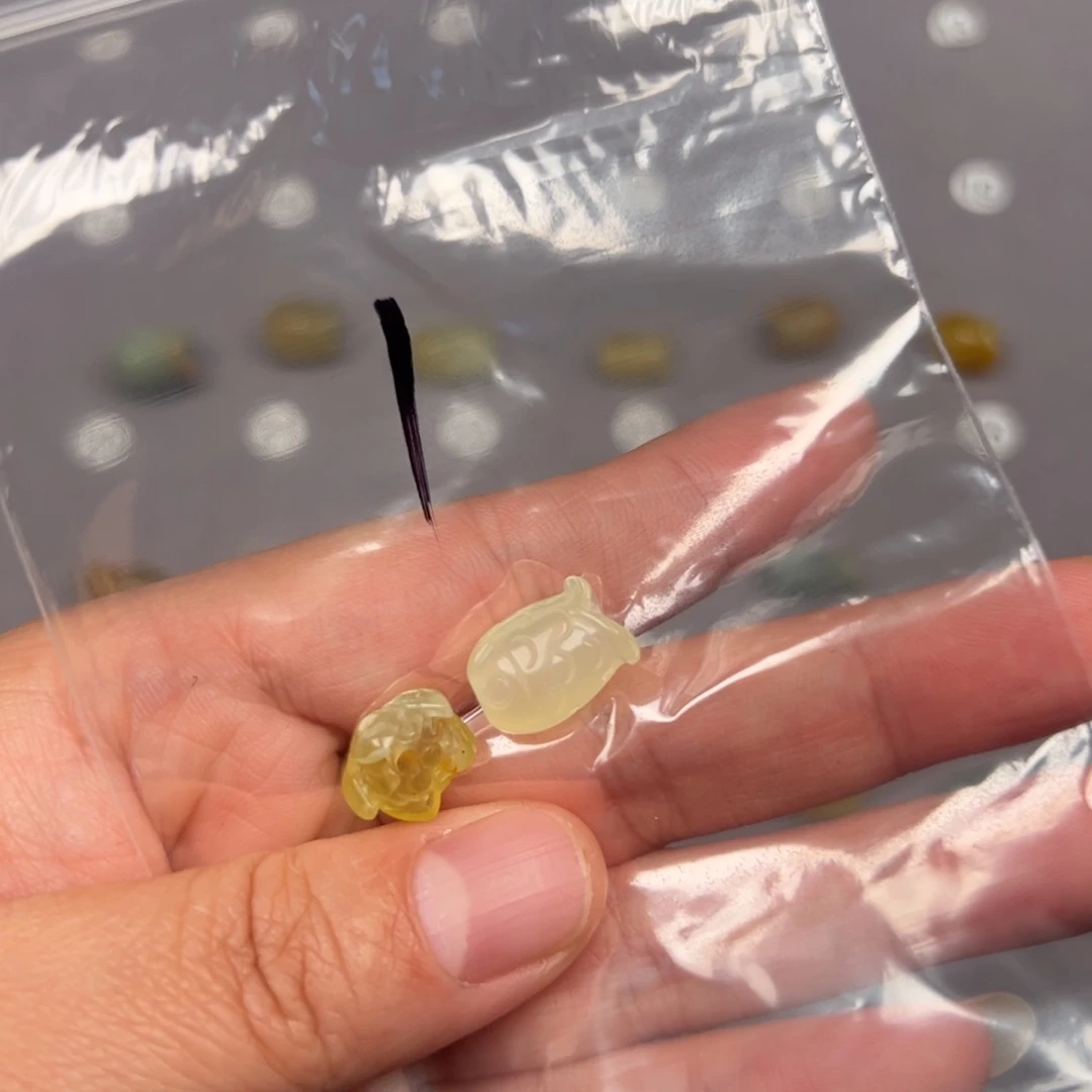 未镶嵌蛇纹石玉颈饰悠*