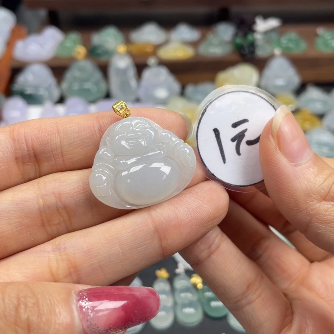 翡翠未镶嵌颈饰佛