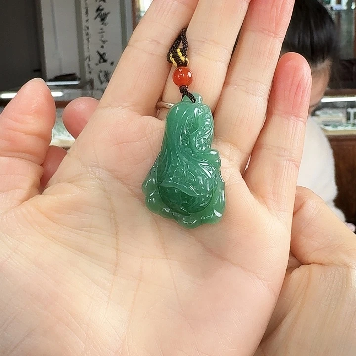 密玉（石英质玉）吊坠未镶嵌小****）