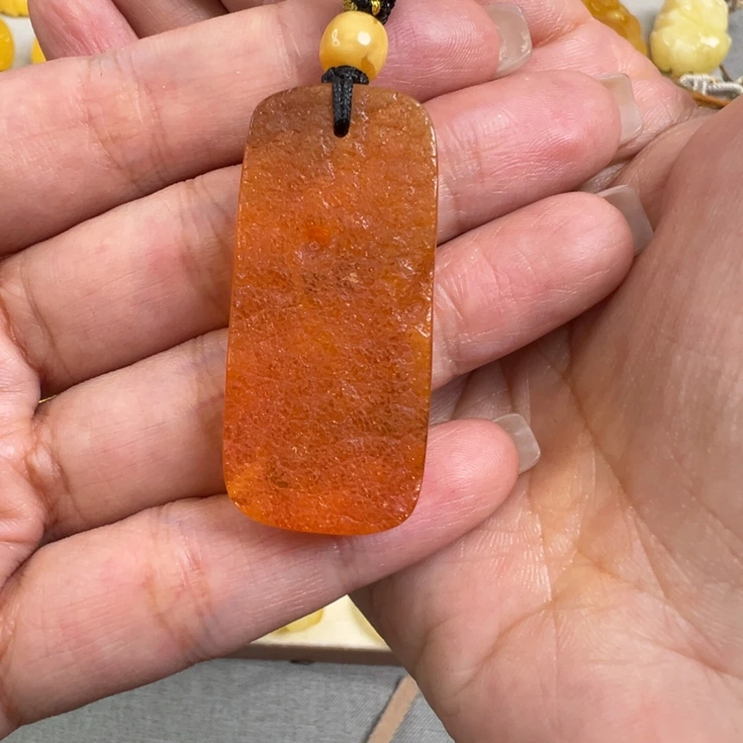 琥珀颈饰未镶嵌蜜蜡