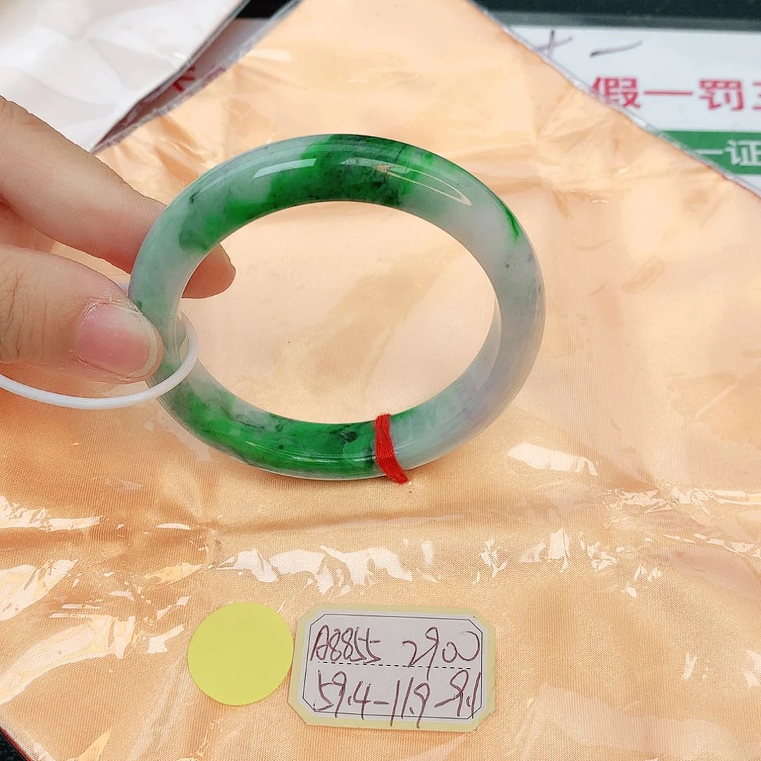 翡翠手镯未镶嵌缅甸翡翠