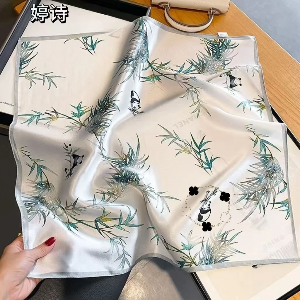 时尚百搭熊猫草草围巾