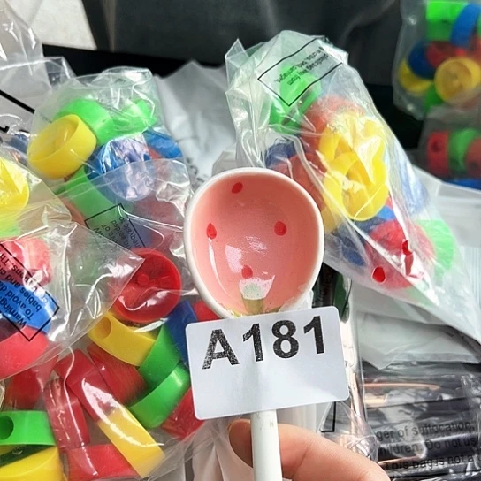 摆件…………………………………………………………………………