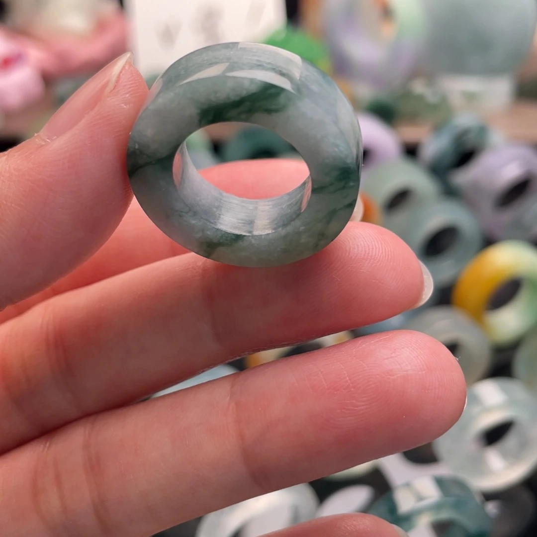 定制翡翠未镶嵌戒指