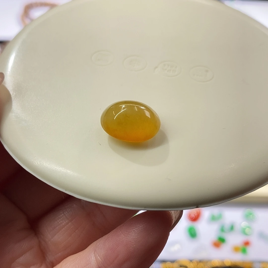 颈饰未镶嵌翡翠蛋面