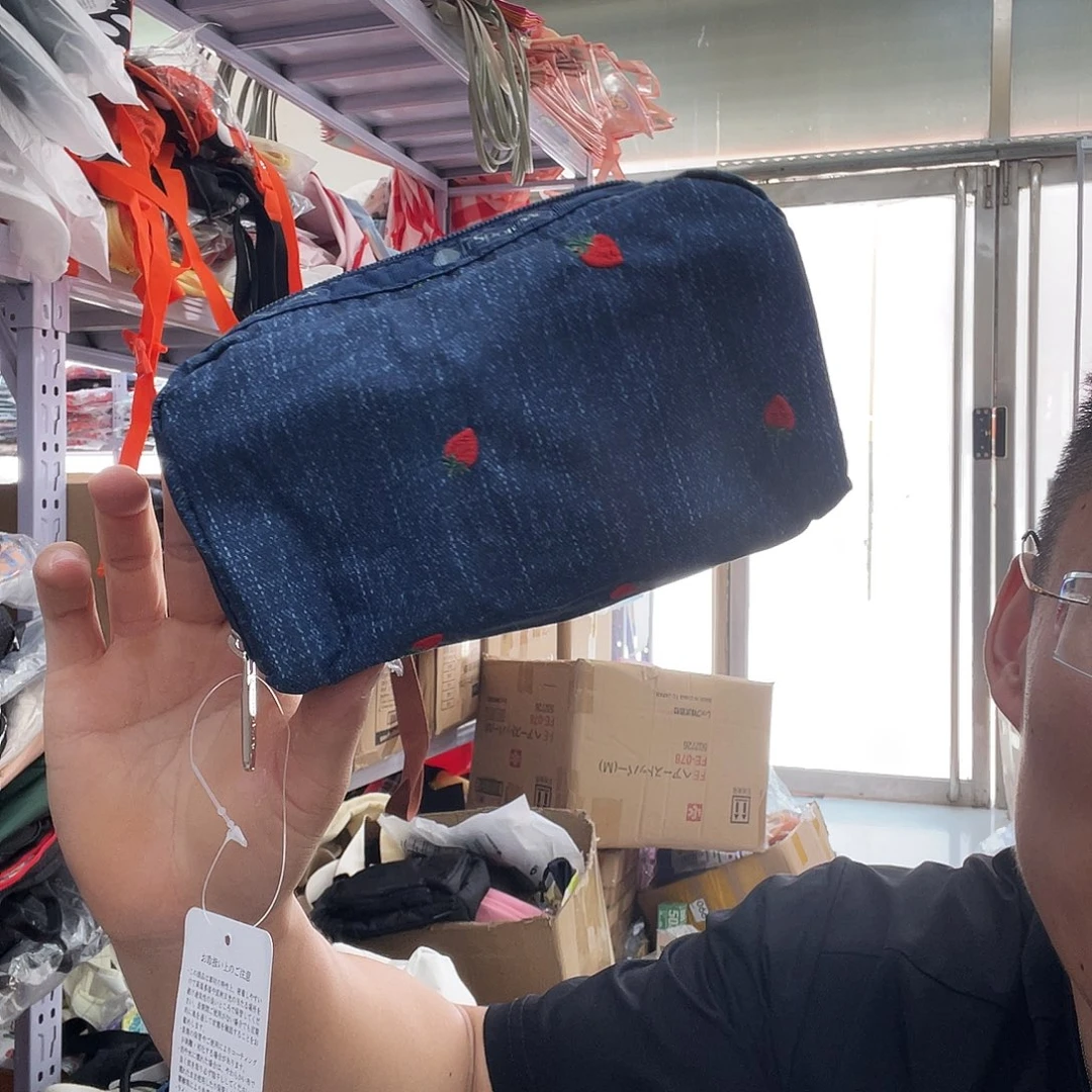 PU化妆包等各种产品和
