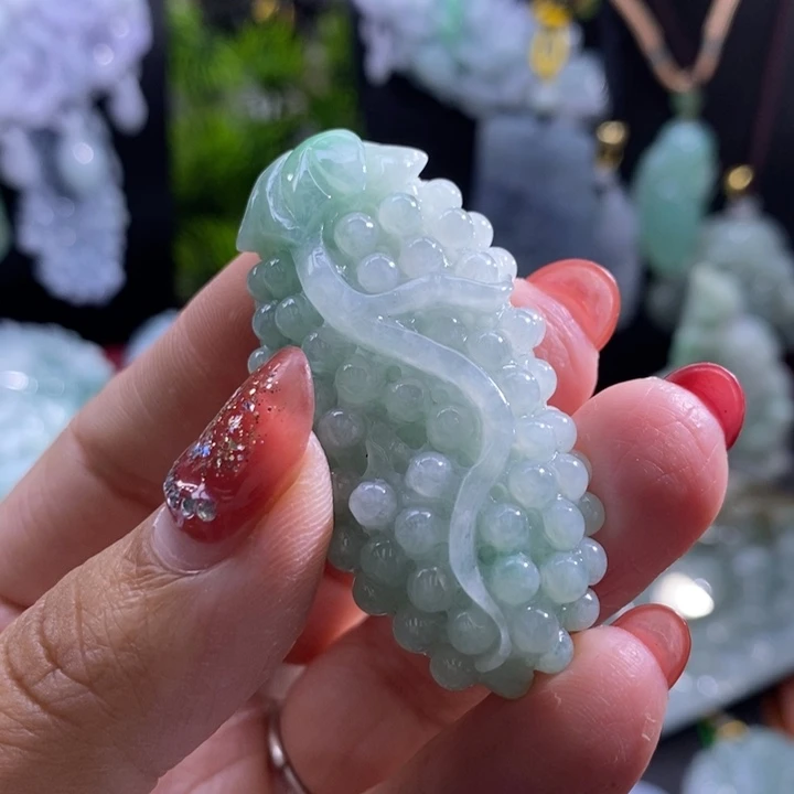 【闪购商品】颈饰未镶嵌翡翠葡萄