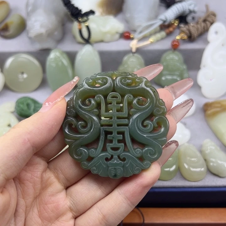 颈饰未镶嵌和田玉
