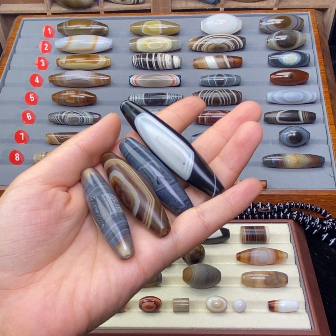 ****草未镶嵌颈饰玛瑙/玉髓