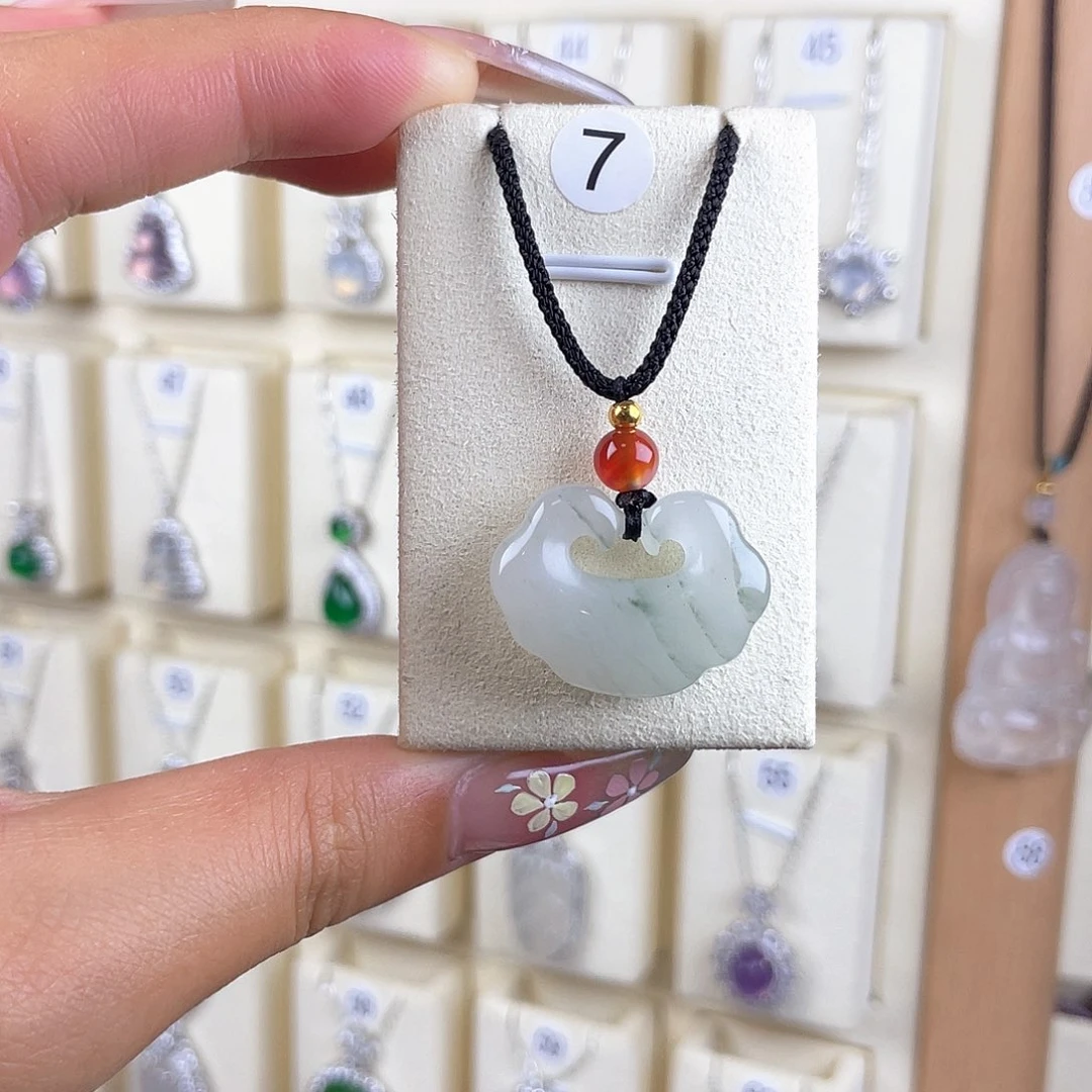 石英质玉未镶嵌颈饰a**n