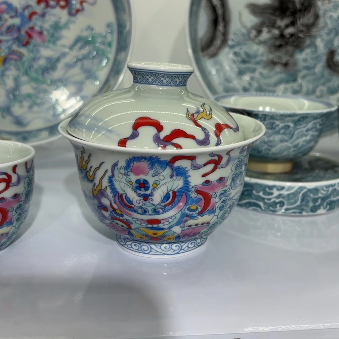 白***在景德镇陶瓷一件套