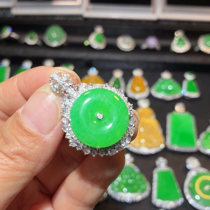 翡翠18K金镶嵌吊坠(不含链)翡翠