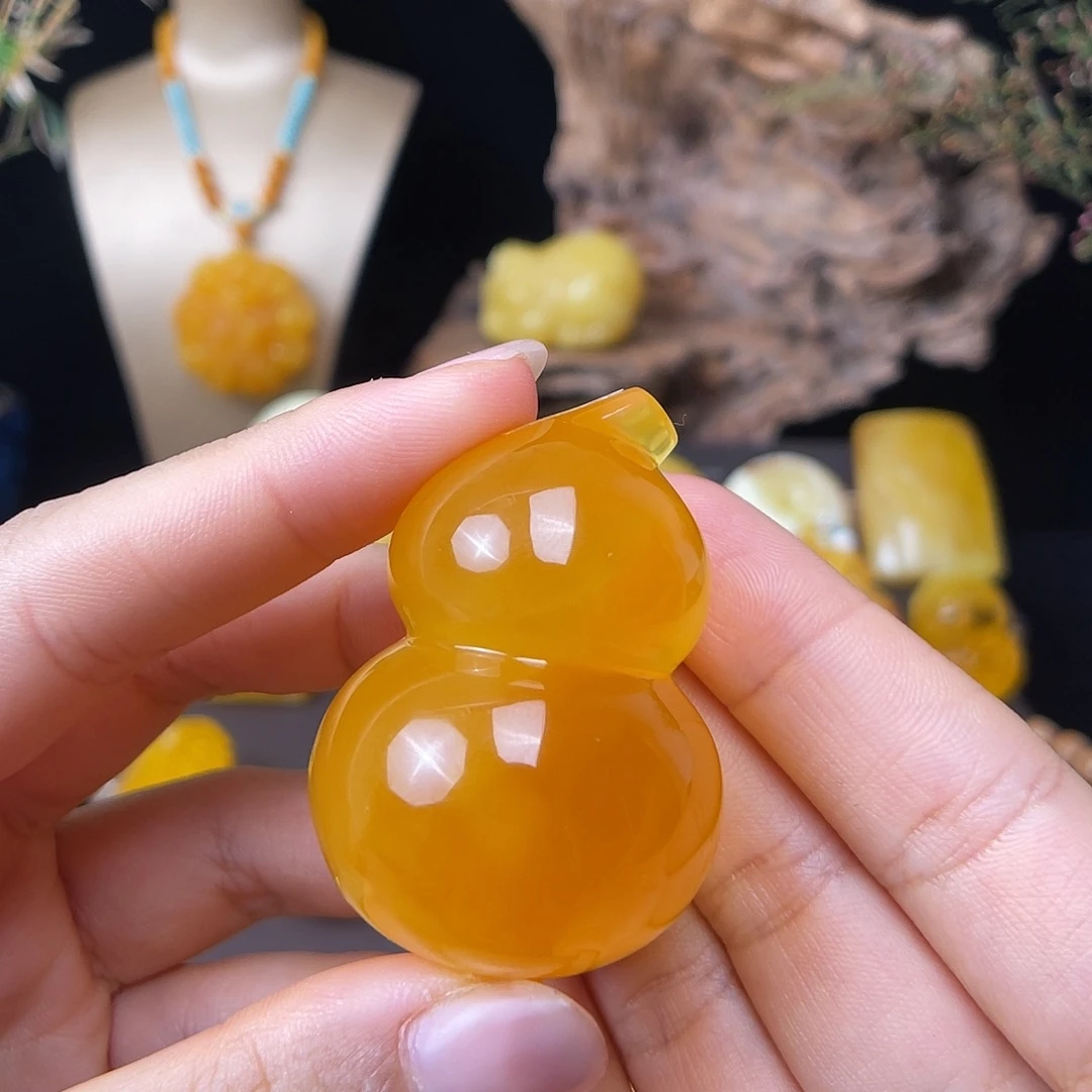 琥珀未镶嵌珠宝奇石