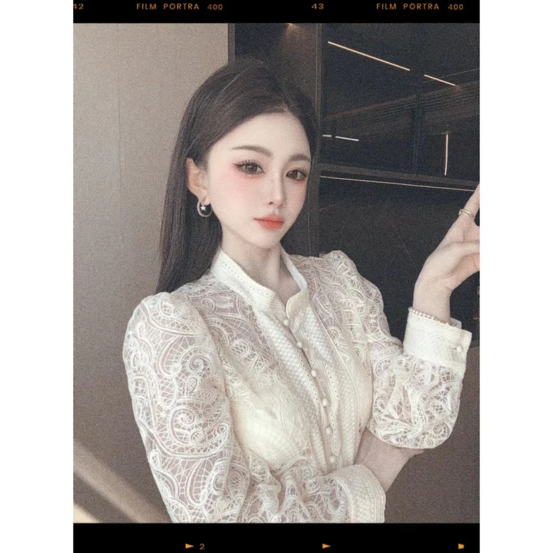 曼曼【蕾丝绮梦】重式镂空打底蕾丝衬衫女