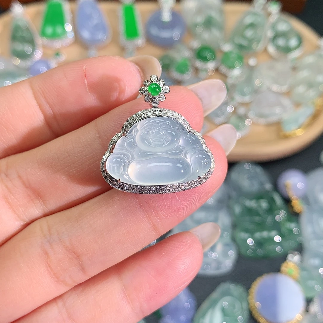 翡翠18K金镶嵌颈饰翡翠