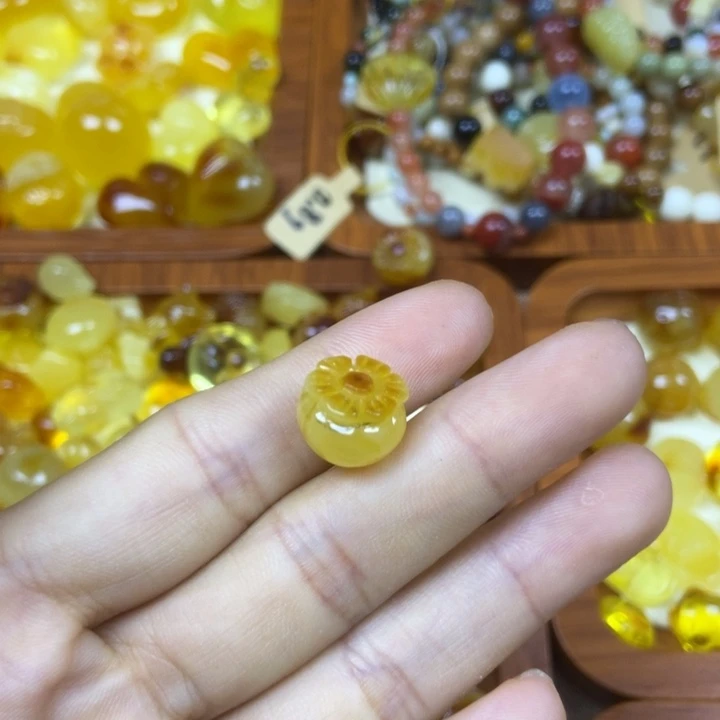 橄榄核吊坠小柿子88