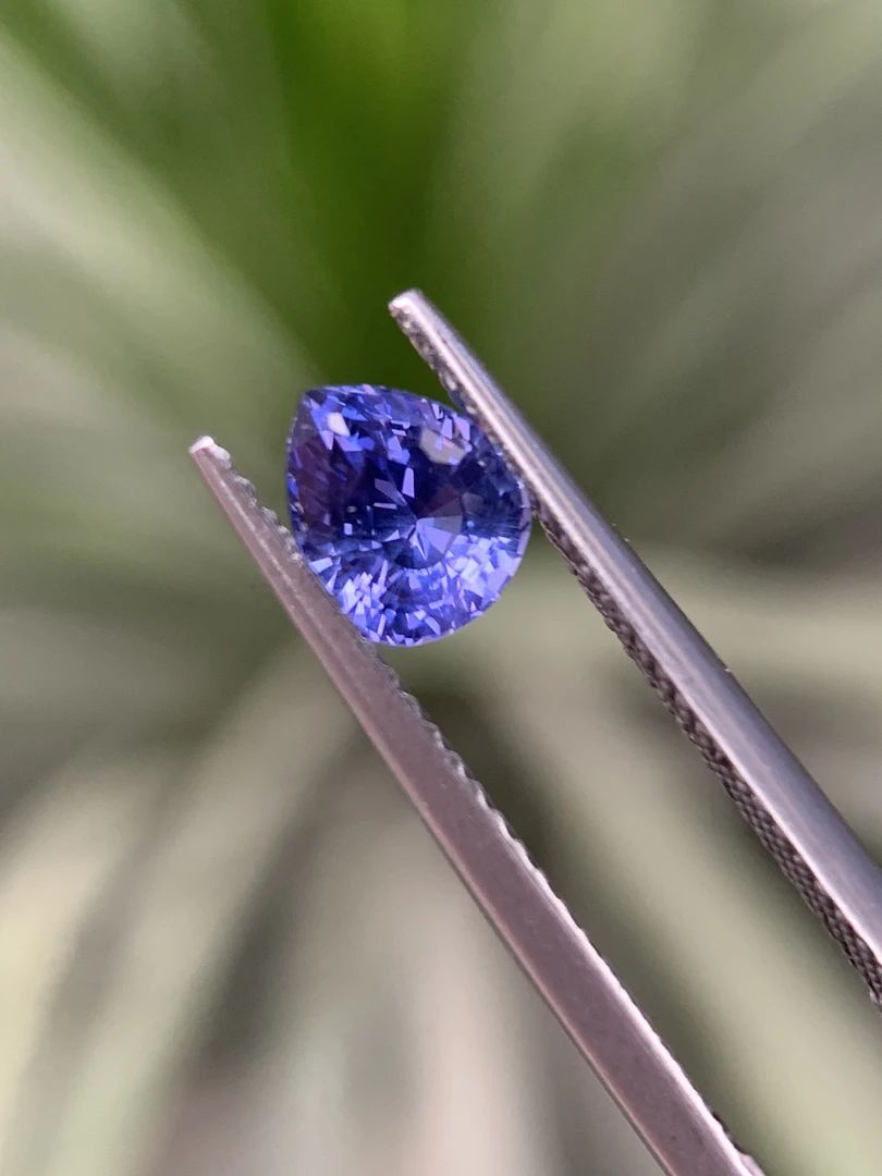 精品新货无烧紫罗兰蓝宝石1.22ct全净满火彩玻璃体无暇大台面精切