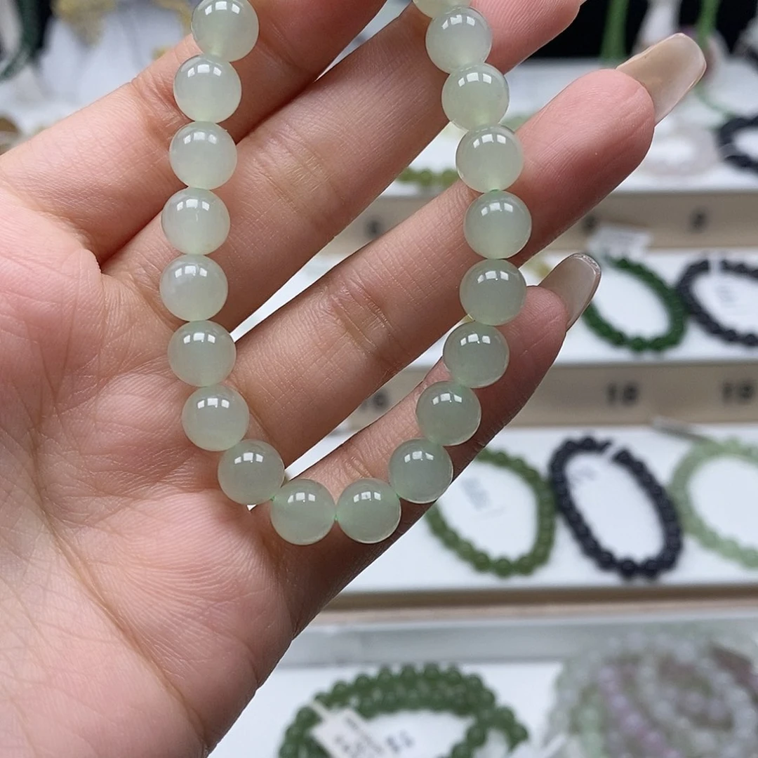 手链未镶嵌和田玉小*。手串
