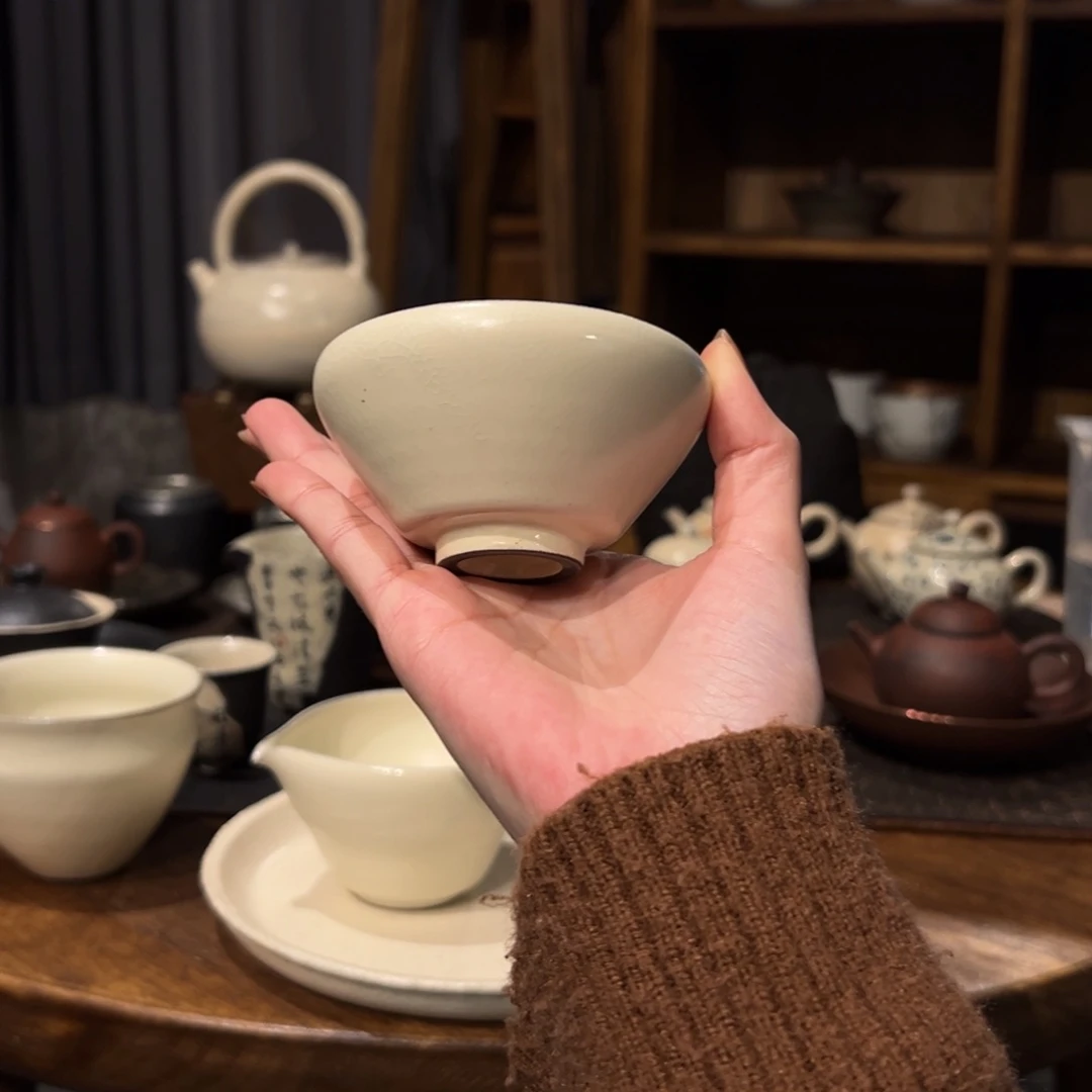 摆件陶瓷。    陶瓷。