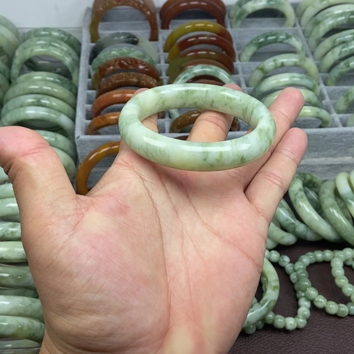 蛇纹石玉手镯未镶嵌²****?