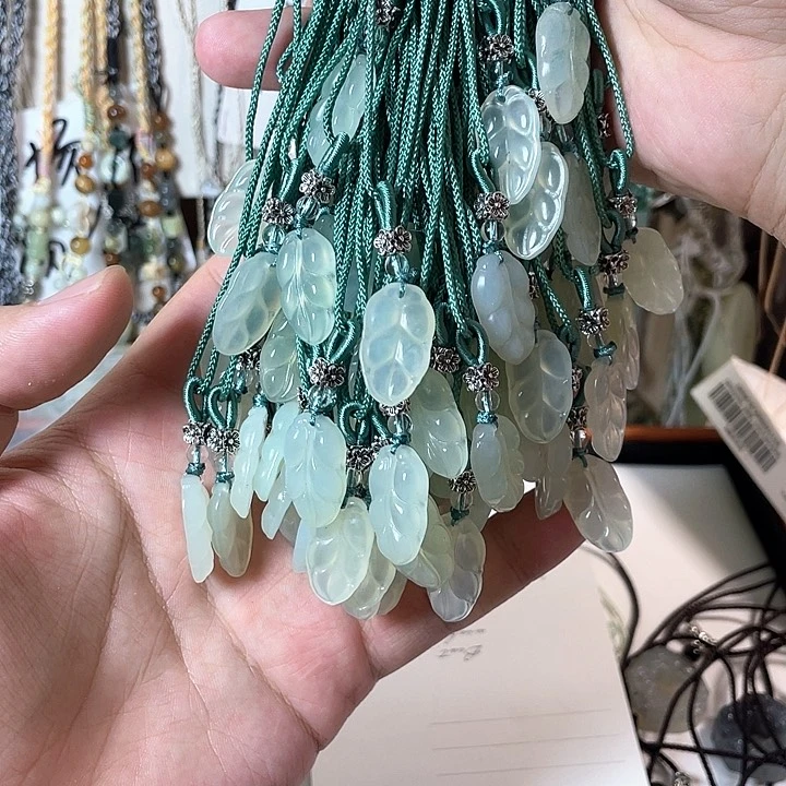 蛇纹石玉合金颈饰