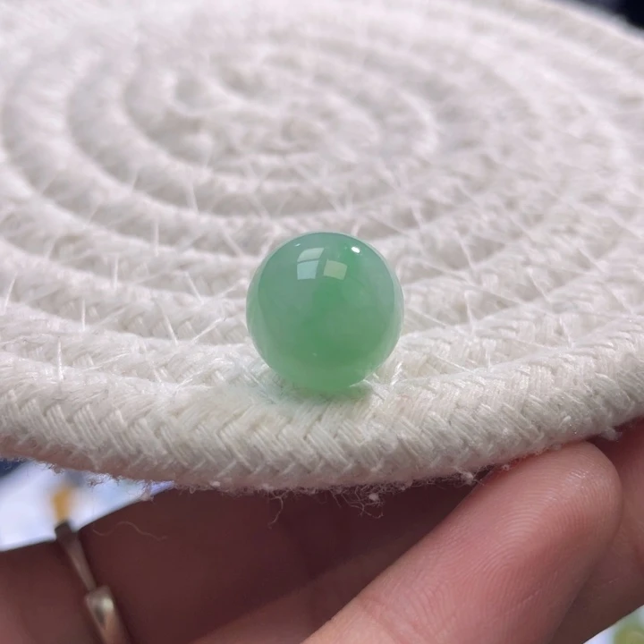 散珠翡翠甜绿圆珠卡12.3mm