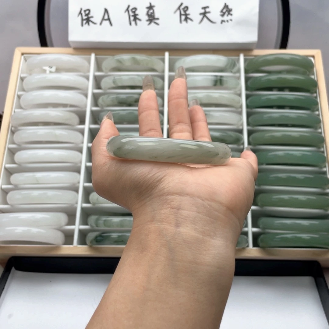 石英质玉（非洲翠）未镶嵌手镯0304