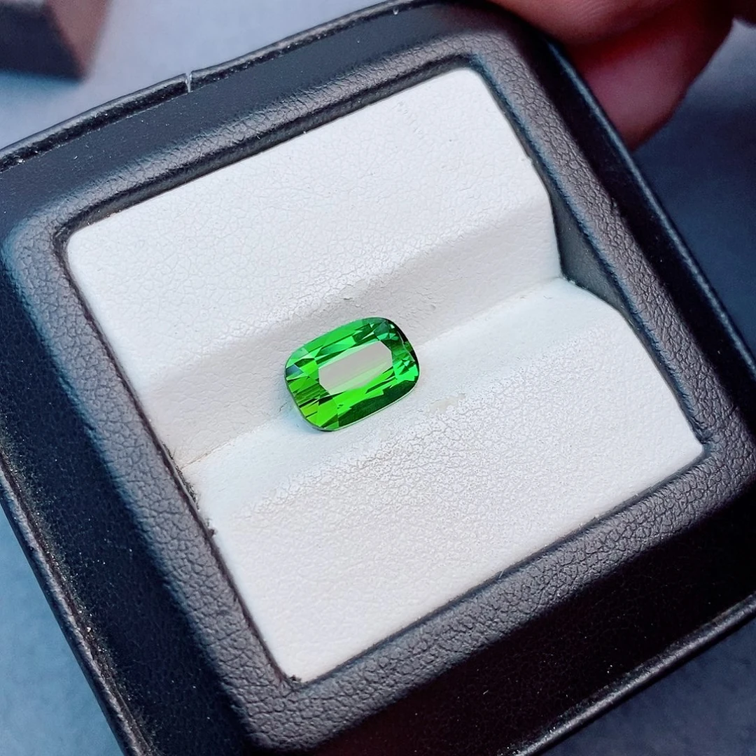 碧玺未镶嵌珠宝半成品2.5ct
