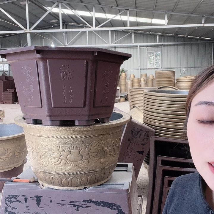 八角60一个有孔金色的