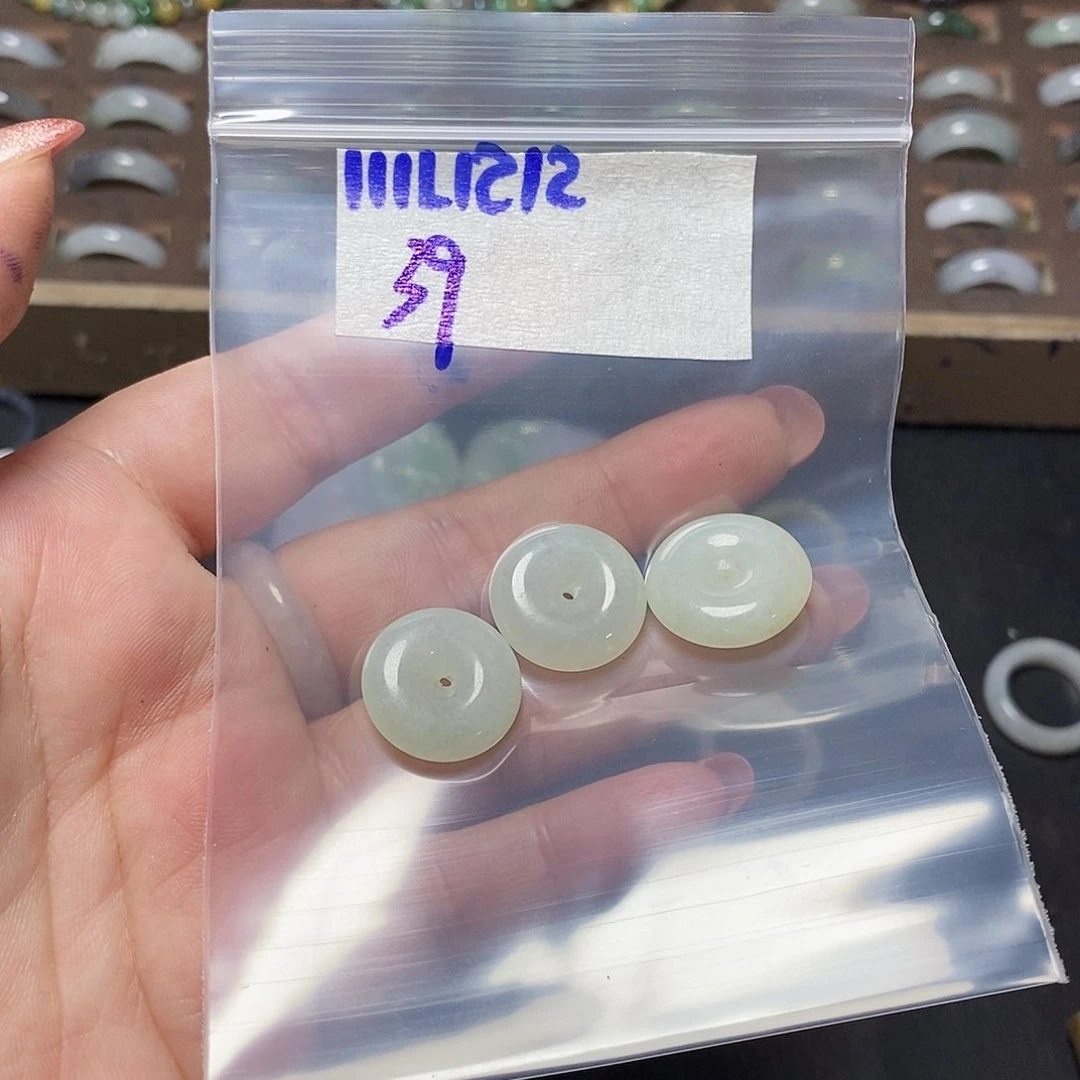 未镶嵌定制翡翠翡翠