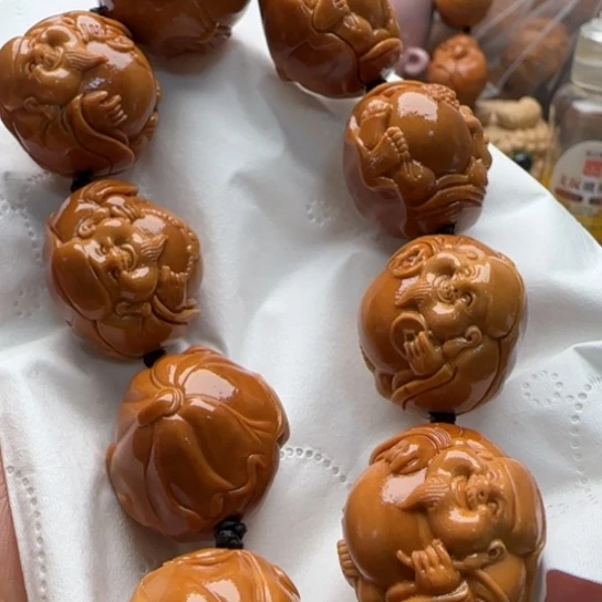 橄榄核手串雕刻工艺