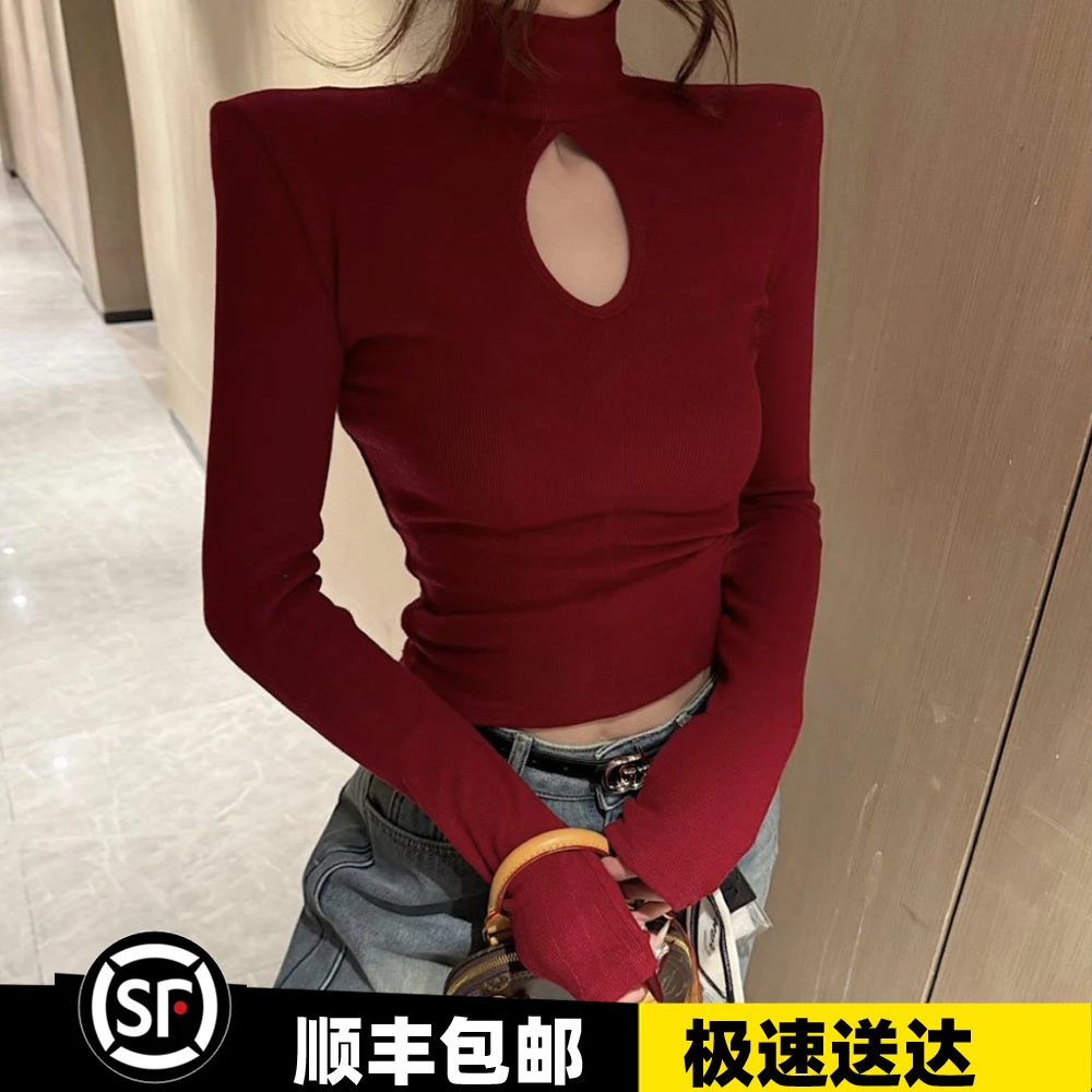 2024秋冬新款时尚洋气百搭半高领设计感水滴漏洞慕斯双面绒上衣