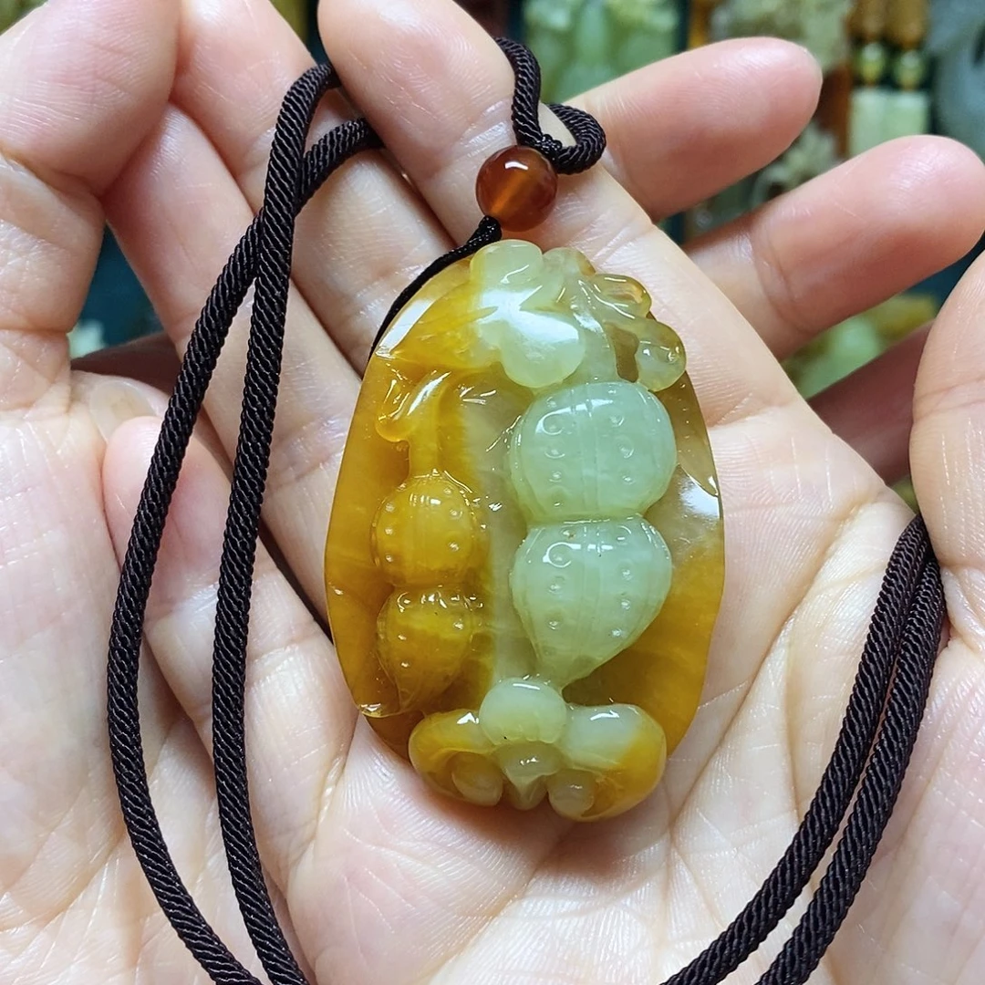 岫玉未镶嵌吊坠(赠链)