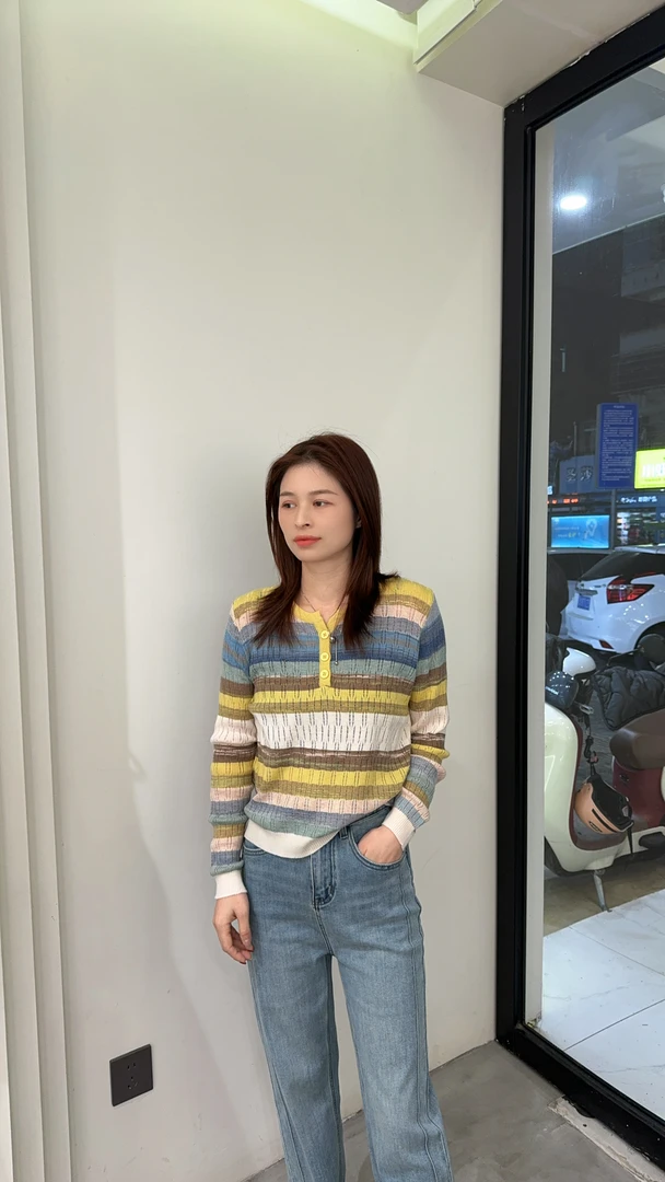 萱萱【半扣彩条】新款彩条针织长袖上衣501154 022503