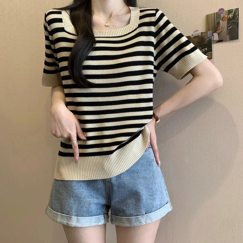 大码条纹冰丝针织衫女薄款胖妹妹宽松显瘦遮肚子法式方领短袖上衣