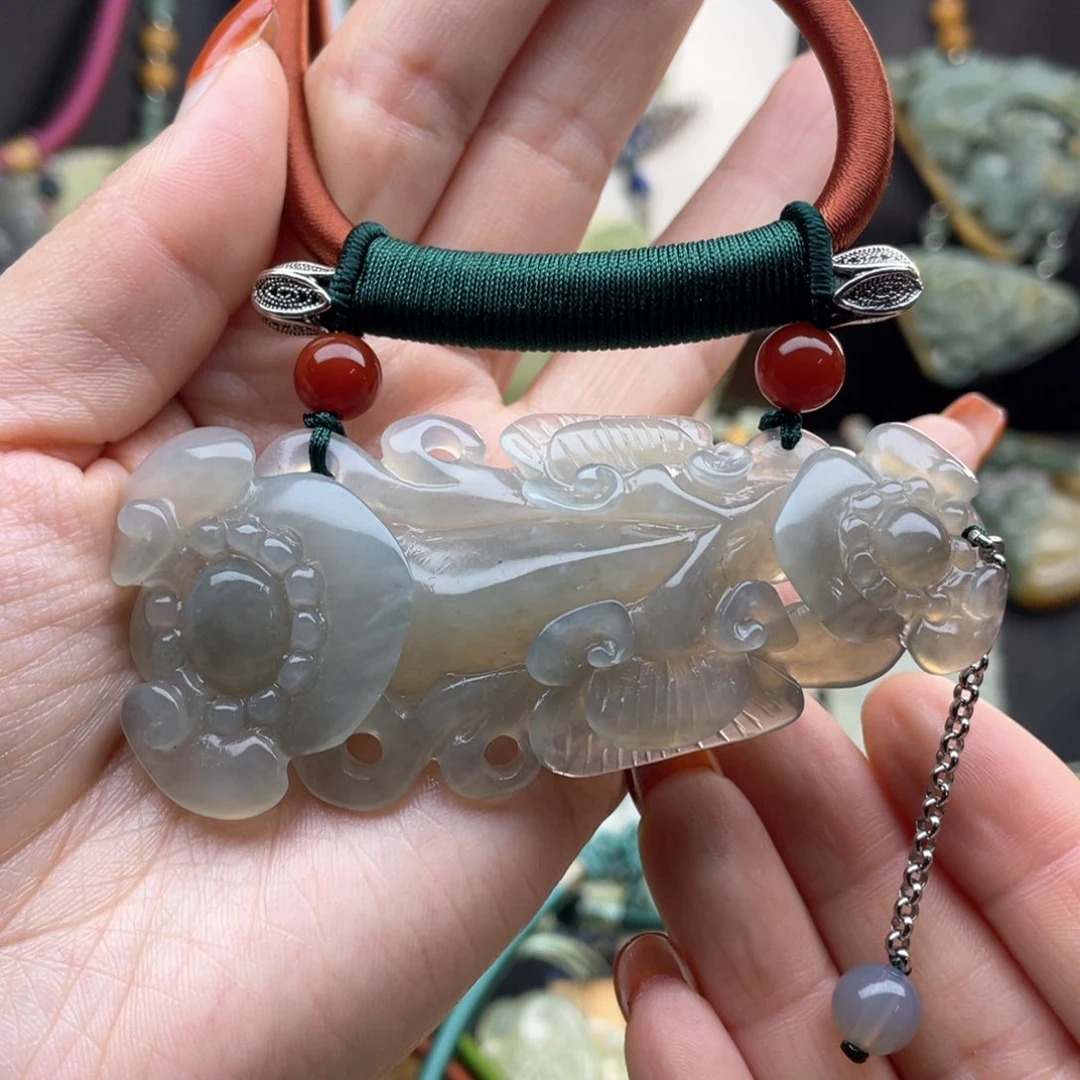 蛇纹石玉颈饰未镶嵌