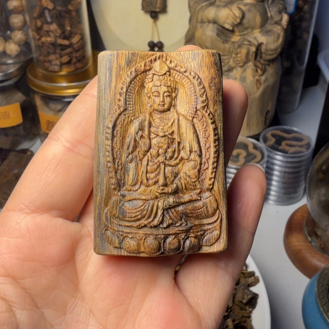 幸***星沉香枕沉香海南老白棋观音雕刻牌26克