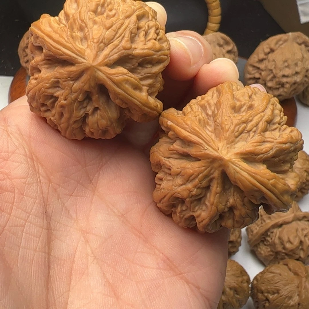 文玩核桃吊坠喜*粗筋