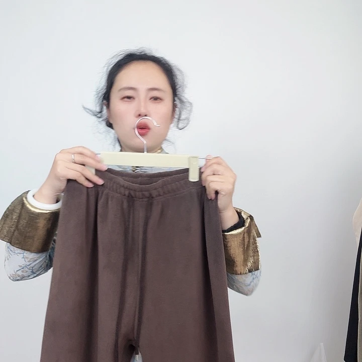 美女衣服爱宠粉的主播