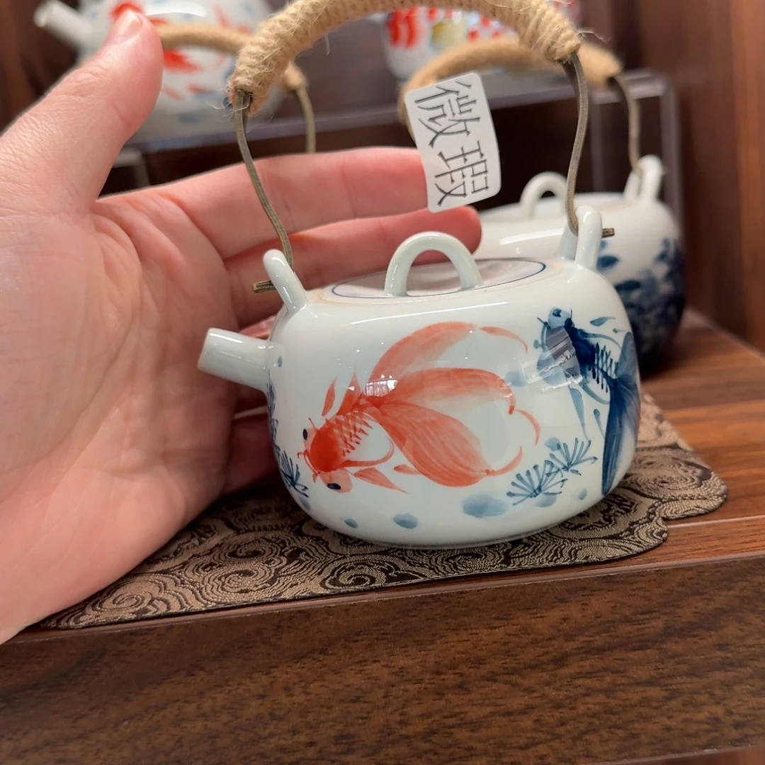 釉下手绘茶具微瑕