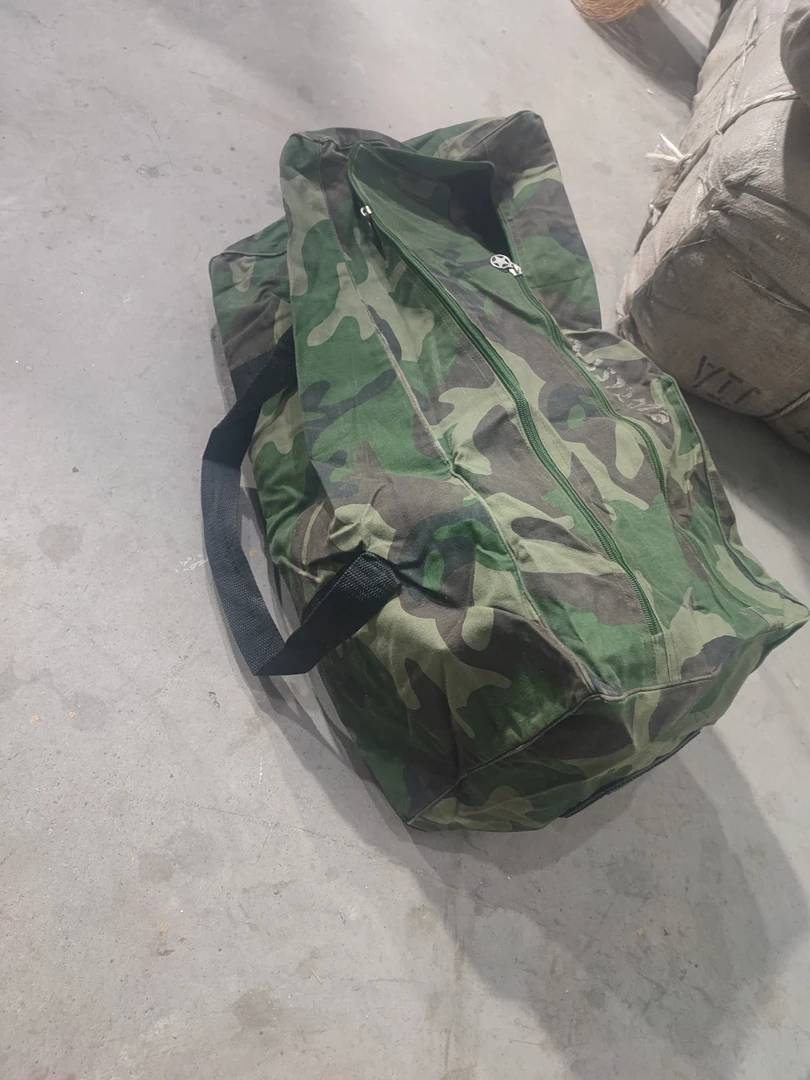 8品左右大花路前运拎包